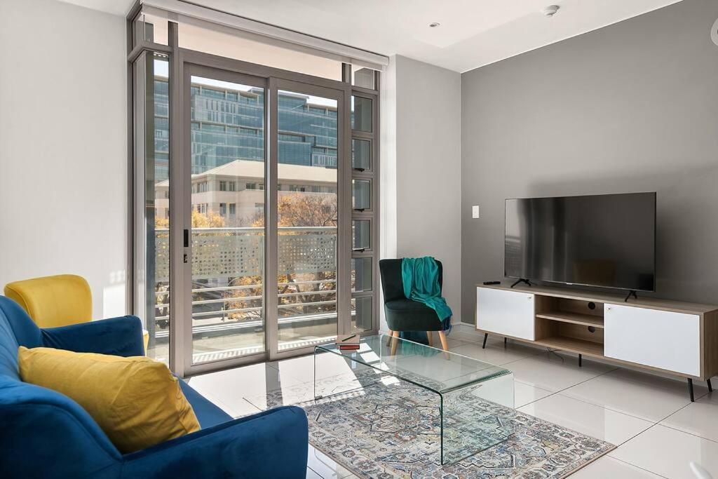The Median Rosebank Luxury Apartment - Building With Generator Johannesburg Esterno foto