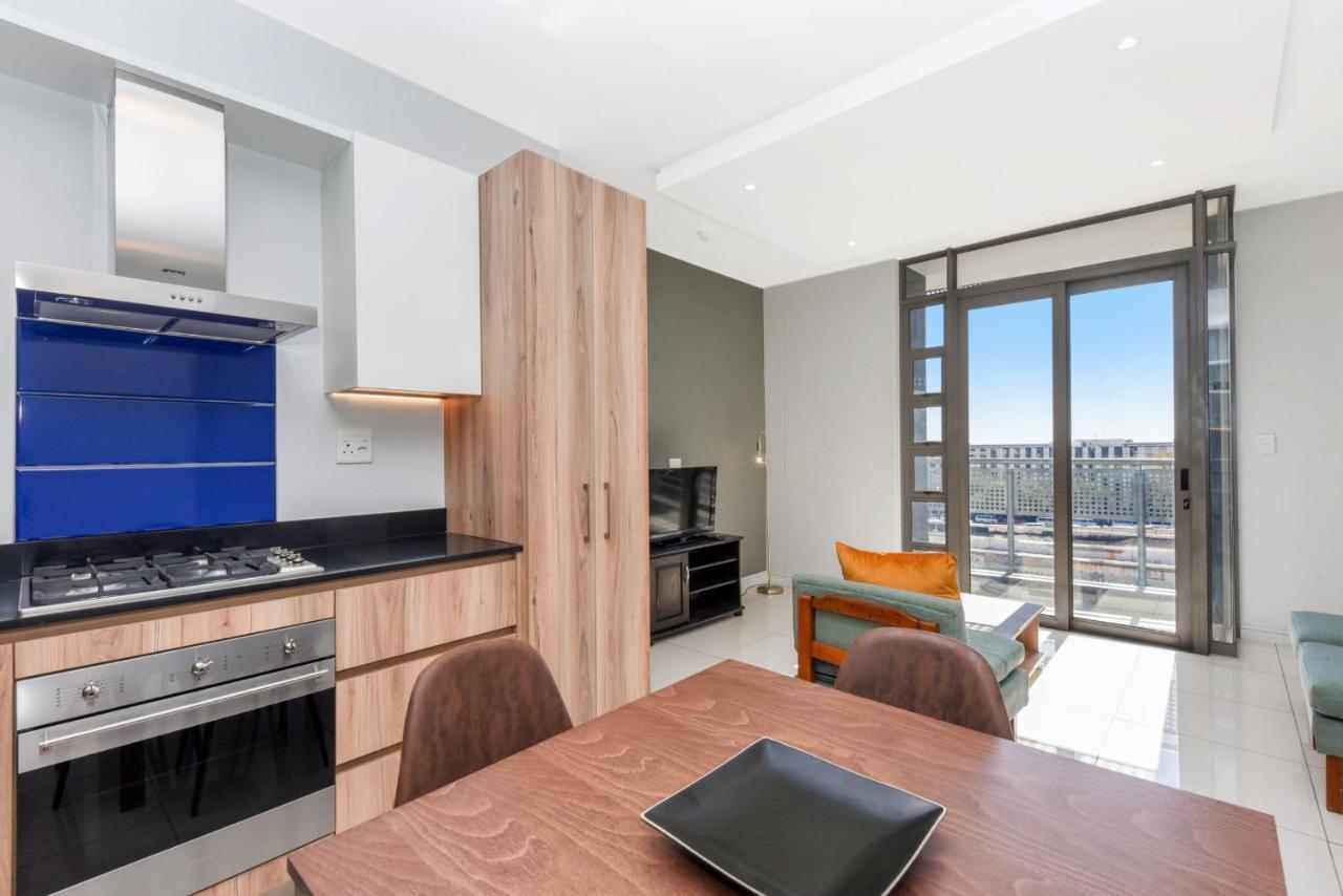 The Median Rosebank Luxury Apartment - Building With Generator Johannesburg Esterno foto