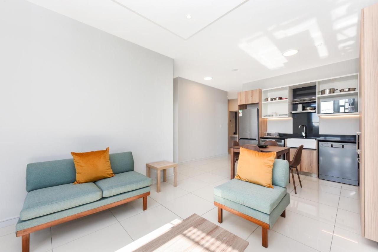 The Median Rosebank Luxury Apartment - Building With Generator Johannesburg Esterno foto