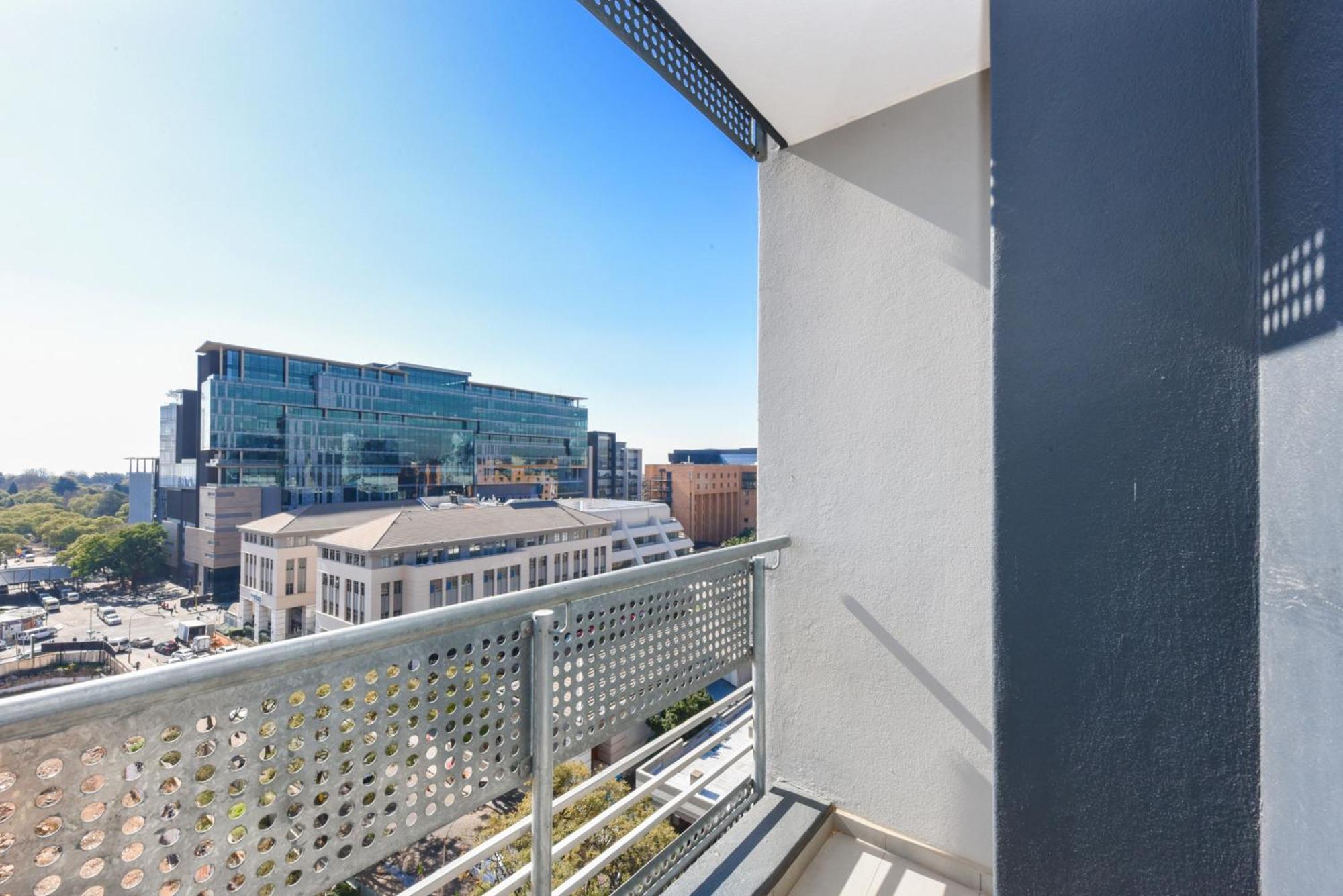 The Median Rosebank Luxury Apartment - Building With Generator Johannesburg Esterno foto