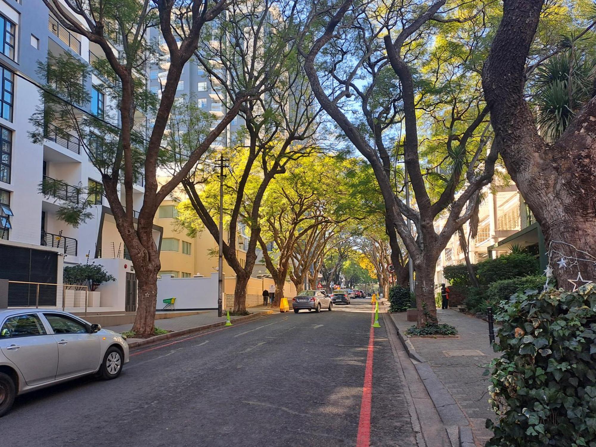 The Median Rosebank Luxury Apartment - Building With Generator Johannesburg Esterno foto